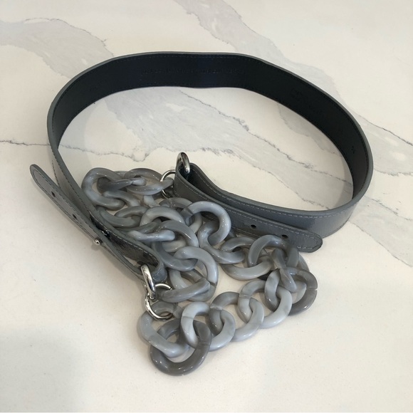 Trendy Patent and Chunky Chain Belt - Picture 9 of 12